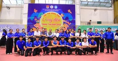 TUỔI TRẺ ĐẠI HỌC ĐỒNG THÁP: SÁNG TẠO, GẮN KẾT VÀ LAN TỎA YÊU THƯƠNG QUA HỘI THI “SÁNG TẠO LỒNG ĐÈN TRUNG THU” NĂM 2025