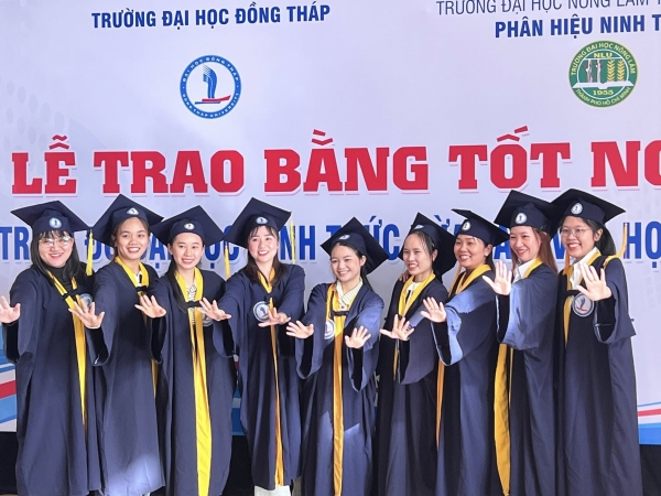 Lễ trao bằng tốt nghiệp trình độ Đại học hình thức Vừa làm vừa học năm 2025 tại tỉnh Khánh Hòa