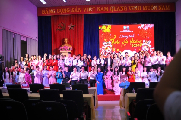 Chương trình Xuân Yêu Thương lần thứ VI và trao học bổng cho sinh viên có hoàn cảnh khó khăn 🧧| “XUÂN YÊU THƯƠNG - TẾT SUM VẦY” |🧧