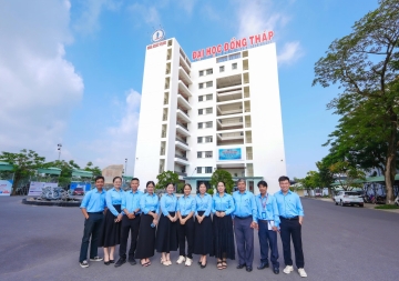 Album 3 hình ảnh tập thể Phòng Hợp tác quốc tế và Truyền thông